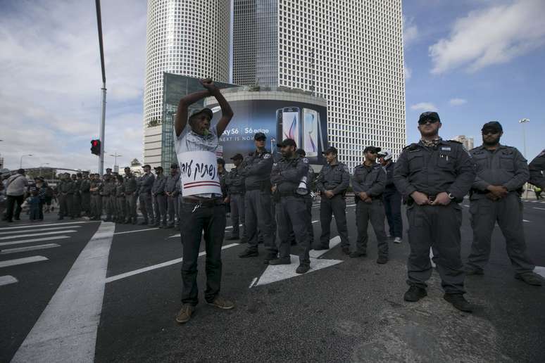 Ao menos 68 ficaram feridos em protestos em Tel Aviv