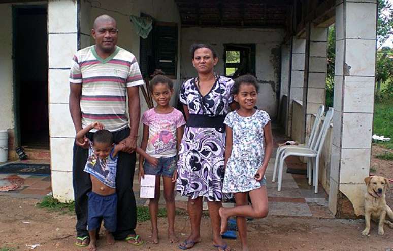 Marisa vive com a fam&iacute;lia em uma &aacute;rea rural e precisa viajar para ter o cuidado m&eacute;dico que precisa 