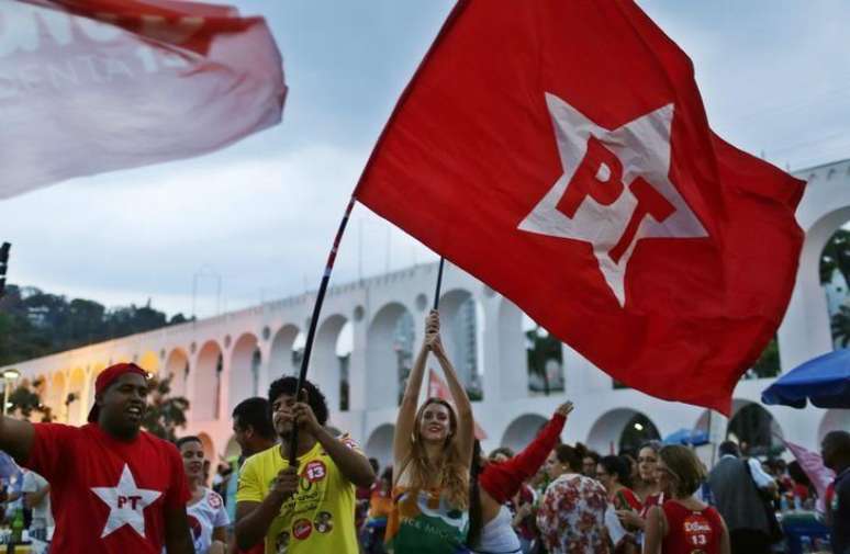 Apoiadores do PT durante campanha presidencial de 2014 no Rio de Janeiro. 26/10/2014