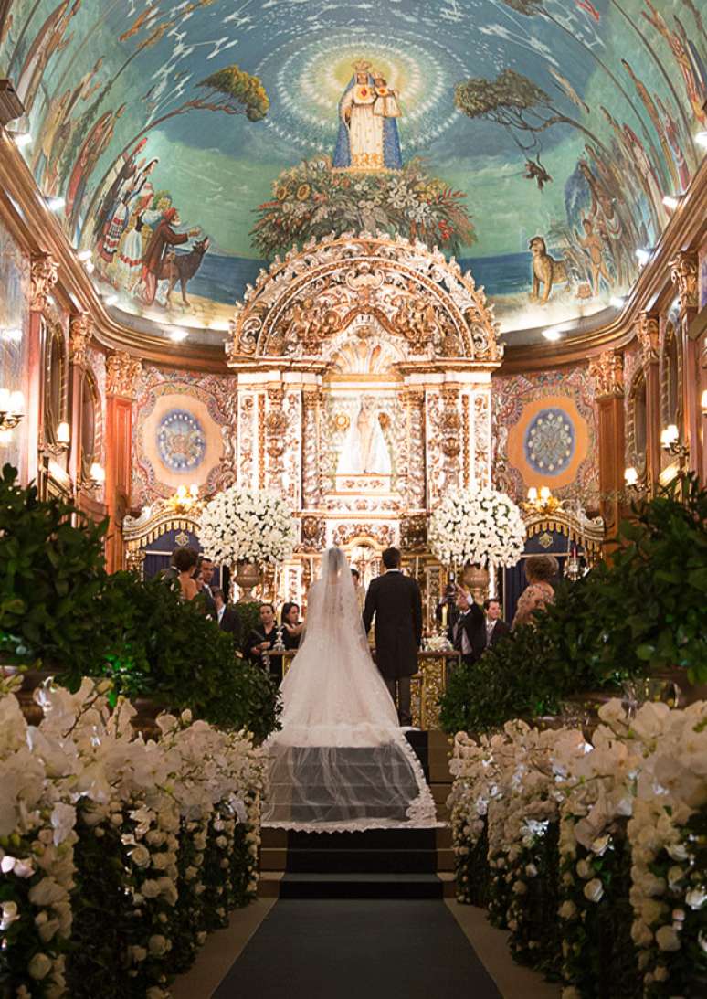 Detalhes da igreja no casamento de Bianca Grubisich e Jeferson Pereira