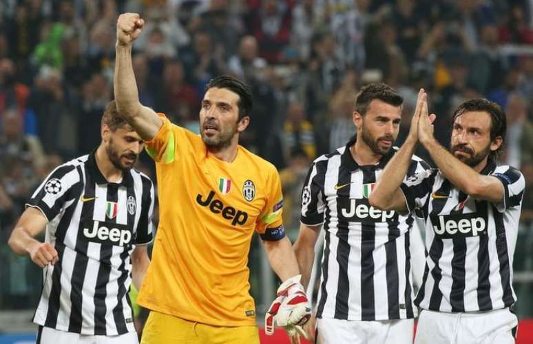 Jogadores da Juventus comemoram vitória sobre o Real Madrid na partida de ida das semifinais da Liga dos Campeões, em Turim. 05/05/2015