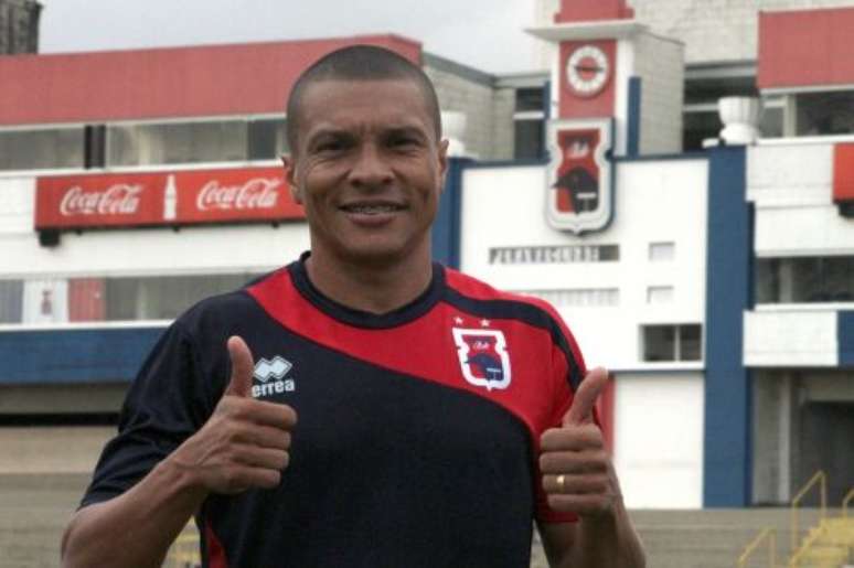 Danilo Báia, 29 anos, foi considerado o melhor ala direito do Estadual