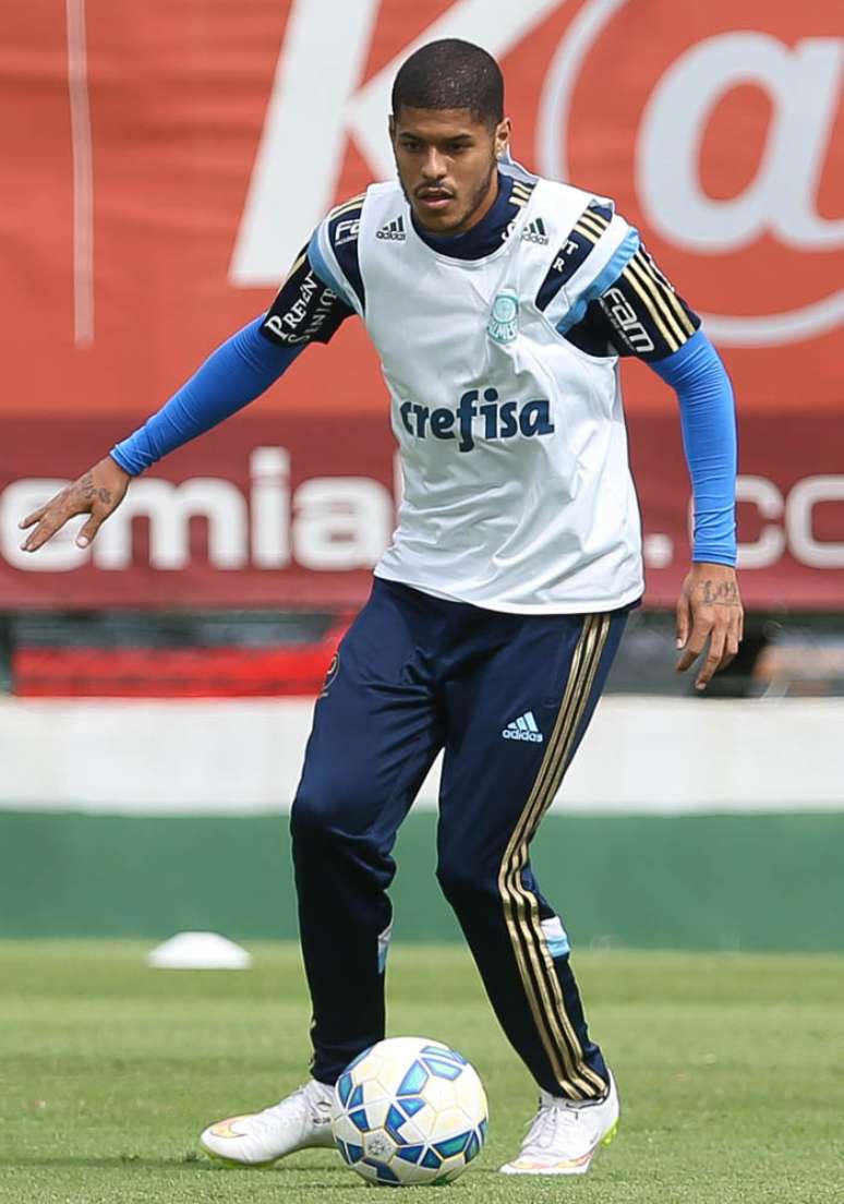 Leandro só fez quatro jogos em 2015