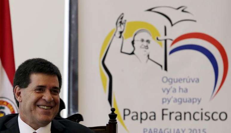 Presidente do Paraguai, Horácio Cartes, durante entrevista coletiva em Assunção sobre visita do papa. 08/05/2015