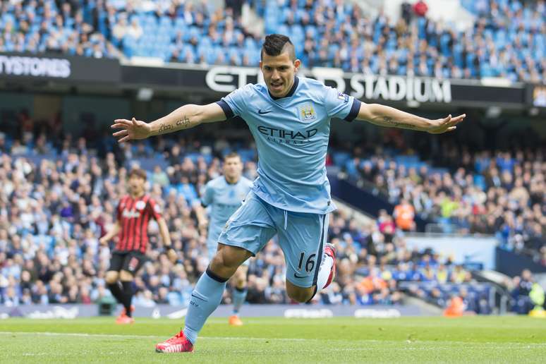 Aguero fez a festa da torcida ao marcar tr&ecirc;s gols