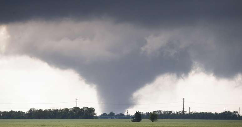 Tornado registrado na cidade de Cisco, norte do Texas, em 9 de maio