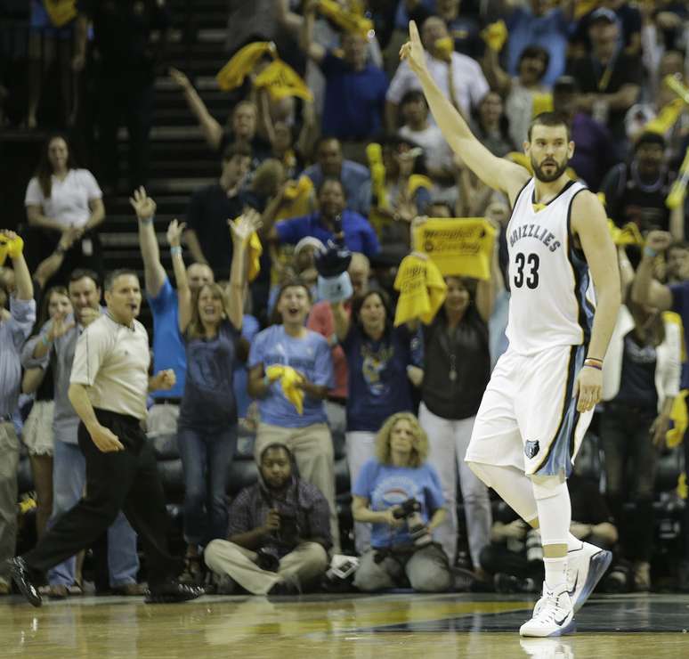 Gasol comandou o time de Memphis a mais um triunfo