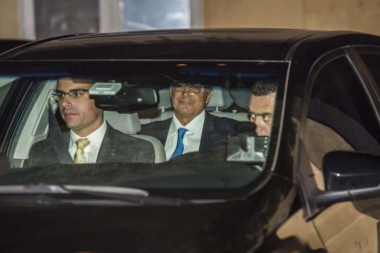 O governador de São Paulo, Geraldo Alckmim, chega ao casamento do cardiologista Roberto Kalil