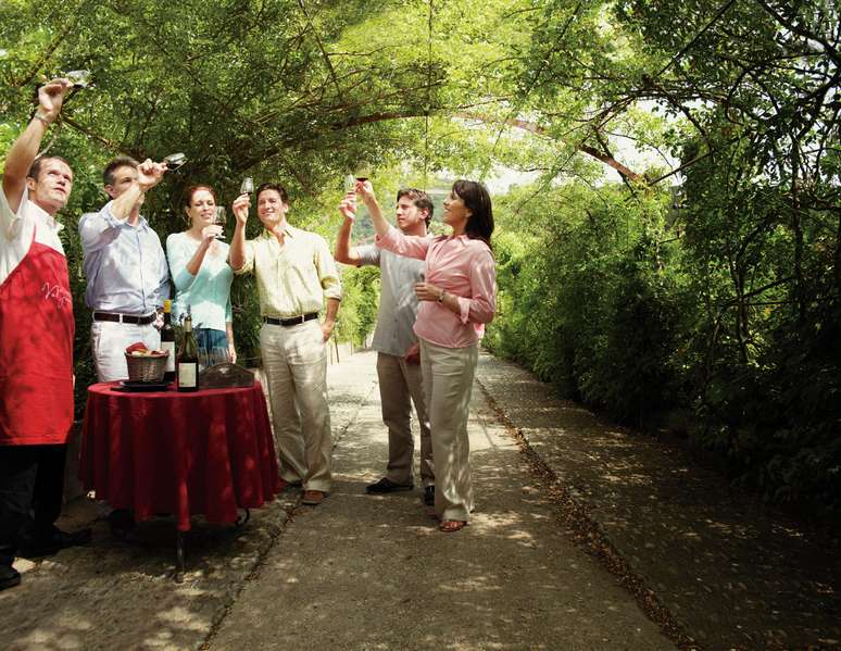 Viagem levará os hóspedes para conhecer o melhor da culinária e do vinho de Portugal, Espanha, França e Reino Unido