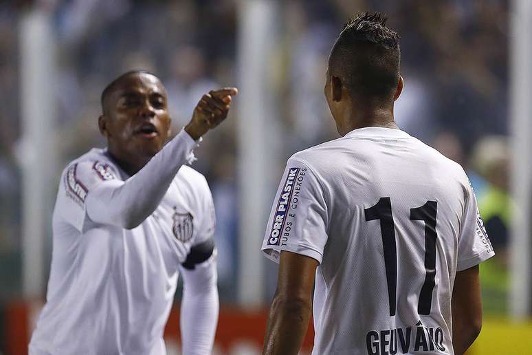 Desejado por outras equipes, Robinho preocupa o Santos com relação a permanência 