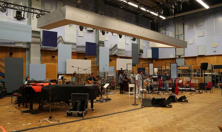 Apresenta&ccedil;&atilde;o intimista foi assistida por 150 pessoas em Londres