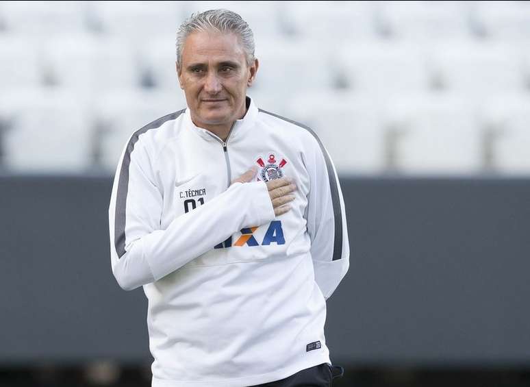Tite pode ganhar nova opção para a zaga do Corinthians