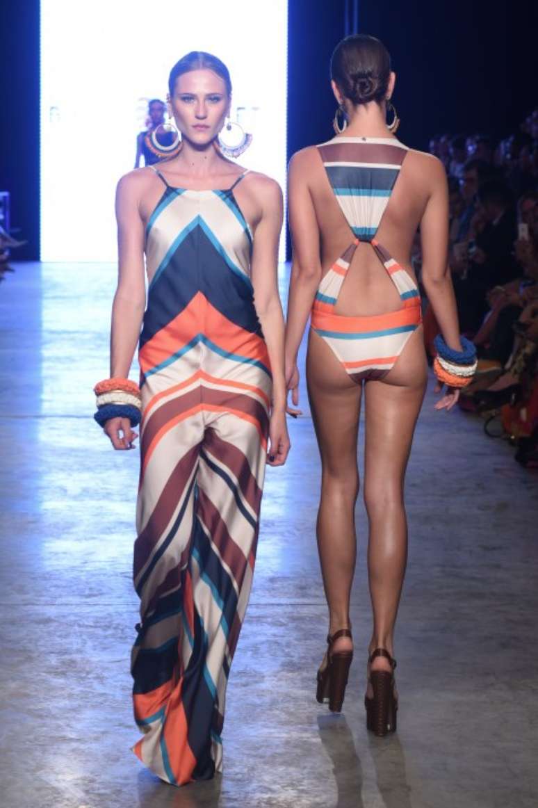 Alicia Kuczman em desfile no Drag&atilde;o Fashion Brasil, em Fortaleza