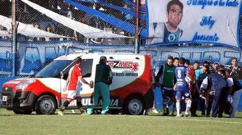 Ortega foi levado de ambulância ao hospital depois de se acidentar
