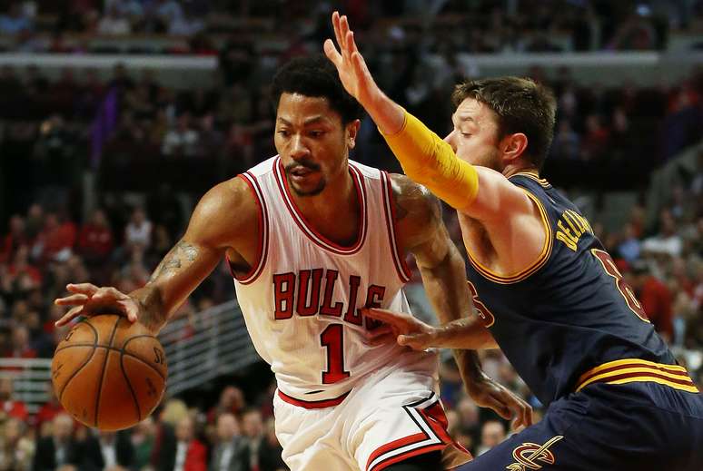 Derrick Rose seguirá pelo menos mais uma temporada sem o título da NBA