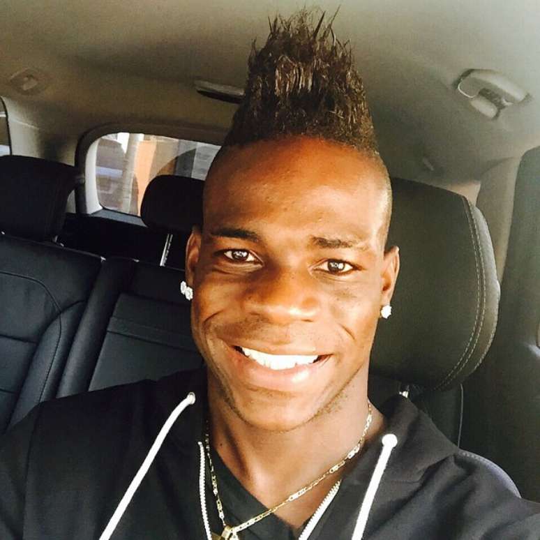 Balotelli pisou demais no acelerador de sua Ferrari