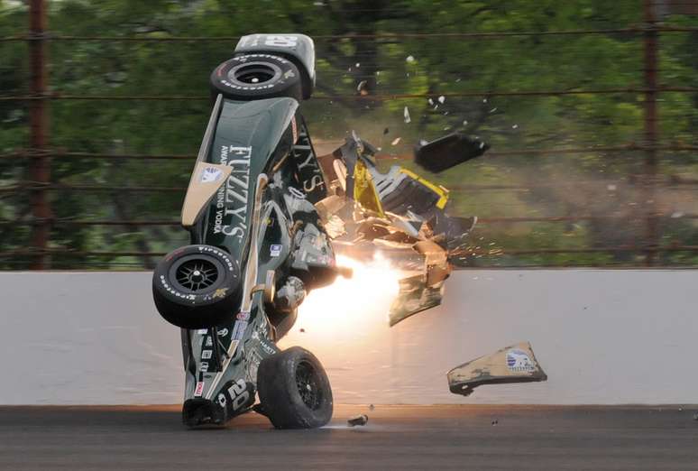 Ed Carpenter sofre acidente nos treinos preparatórios para a Indy 500