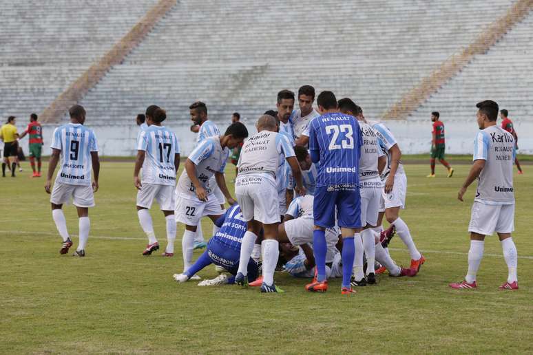 Londrina comemora vitória sobre a Portuguesa