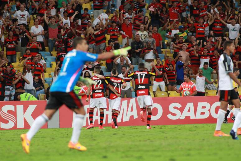 Diego Souza ficou inconformado com a falta de fair play do Flamengo na jogada que definiu a partida