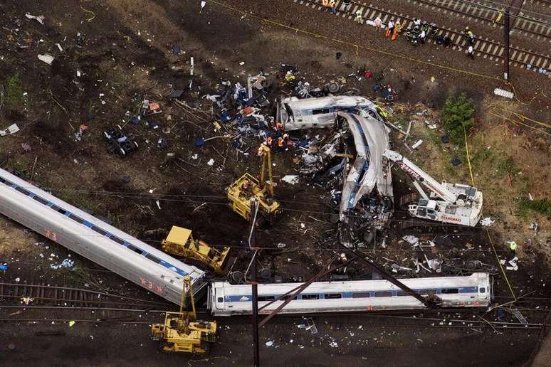 Trem da Amtrak que descarrilou na Filadélfia. 13/05/2015