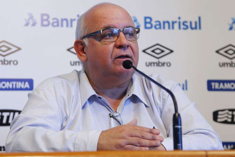 Presidente gremista Romildo Bolzan ironizou especulação de nomes pela imprensa
