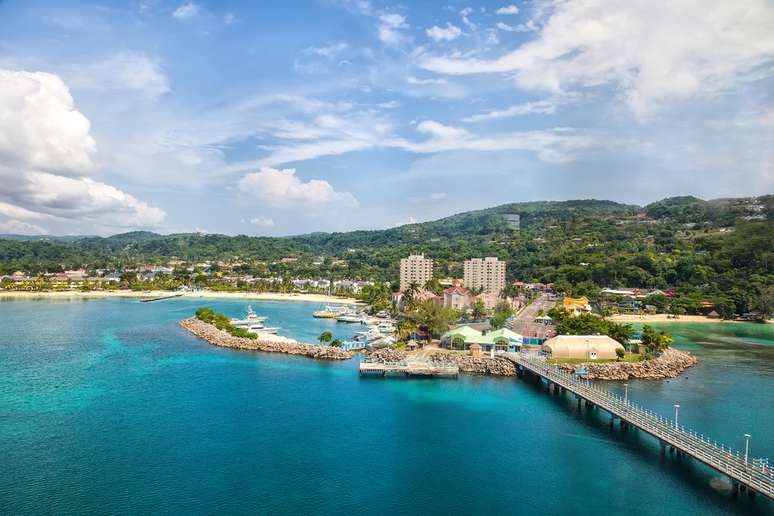 Ocho Rios Jazz Festival - Para quem viajar entre maio e junho para Ocho Rios uma das atrações é o Jamaica International Jazz Festival, ou Ocho Rios Jazz Festival. O evento, que já tem 25 anos de história, ocorre anualmente e conta com a participação de grandes nomes da música mundial