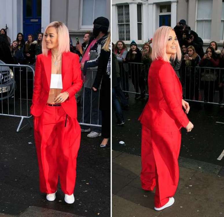 Quer ampliar a silhueta e não sabe como? Rita Ora ensina: basta apostar em uma calça com perna mais larga que os modelos tipo baggy dos anos 1980. Para completar, a peça tem de ser vermelha.