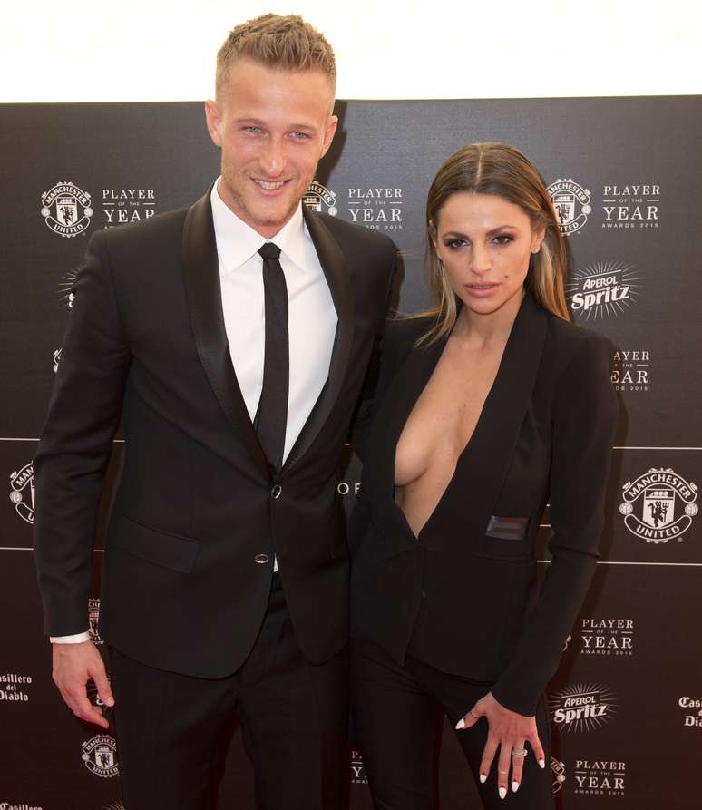 Beqiri usou decote hipnotizador e fez nome de Lindegaard "reaparecer" na mídia