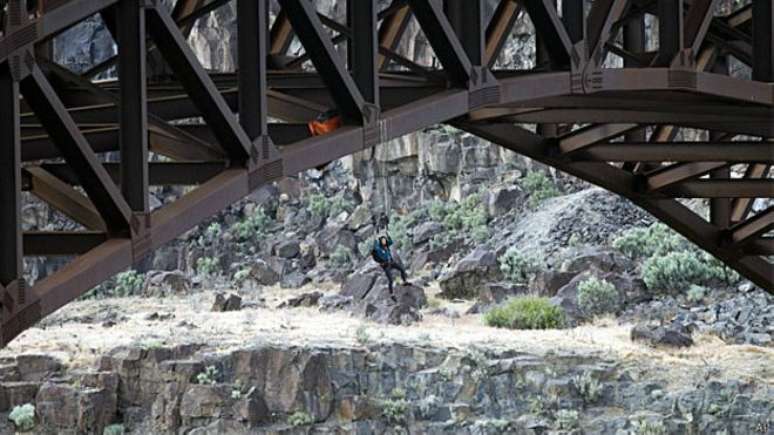 Ponte em Twin Falls já tem histórico de ferimentos e acidentes em saltos