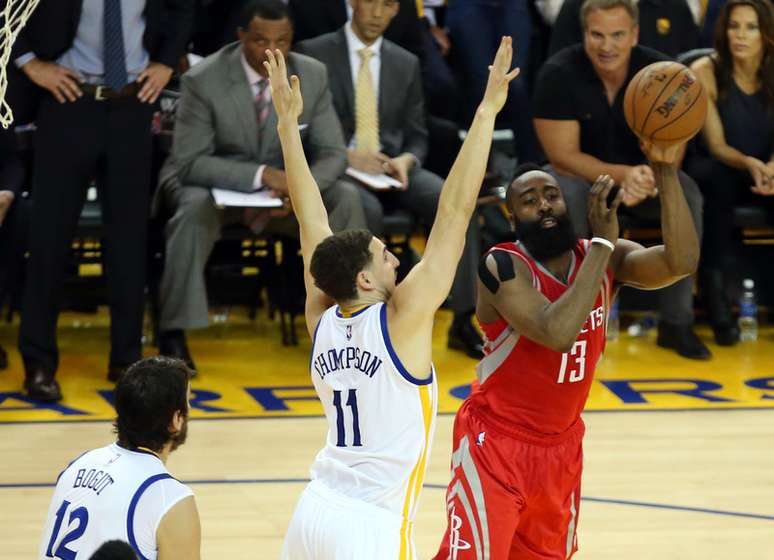 James Harden teve n&uacute;meros excelentes, mas n&atilde;o liderou os Rockets &agrave; vit&oacute;ria