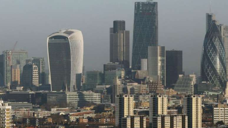 Distrito financeiro de Londres; segundo reguladores, bancos agiam em conluio para manipular taxa cambial