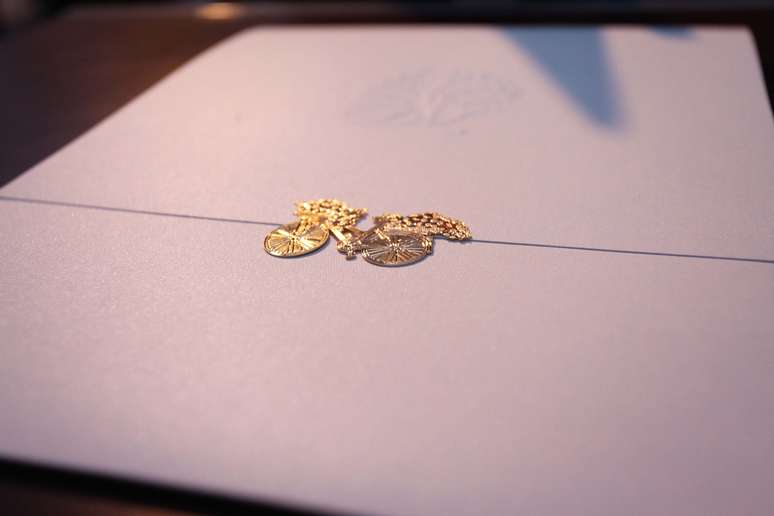 Detalhe do lacre banhado a ouro