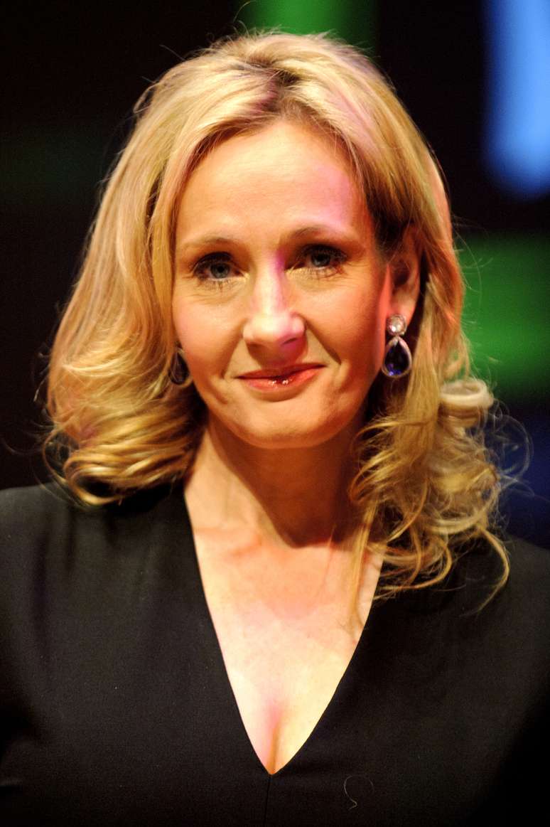 JK Rowling é autora dos livros de 'Harry Potter'