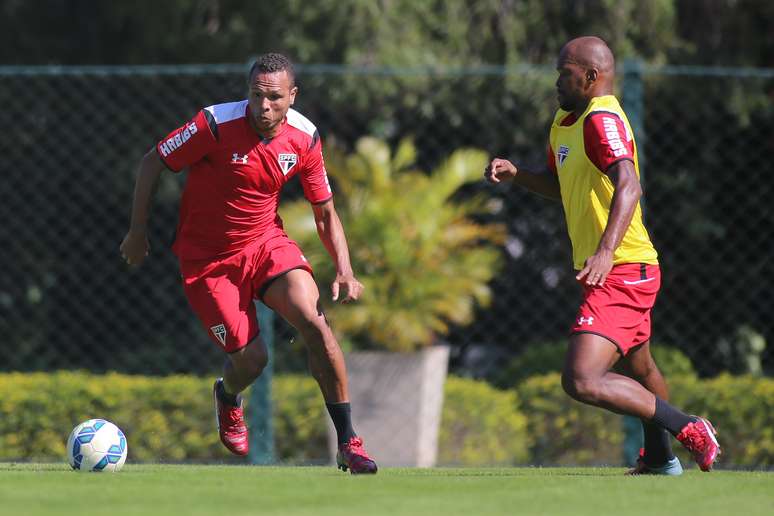 Luís Fabiano começou treino como titular