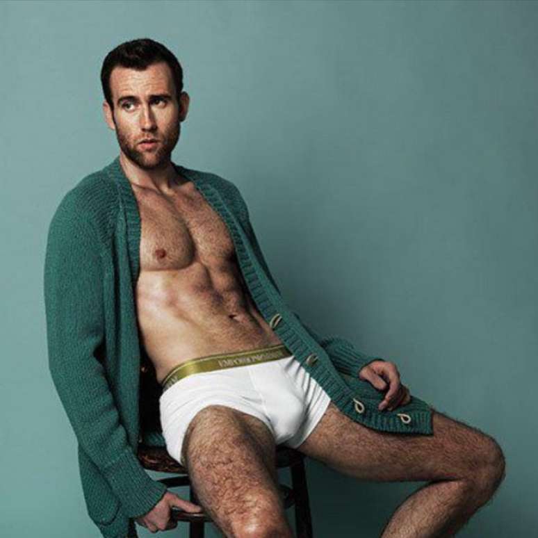 Matthew Lewis fez ensaio sensual para a revista Attitude