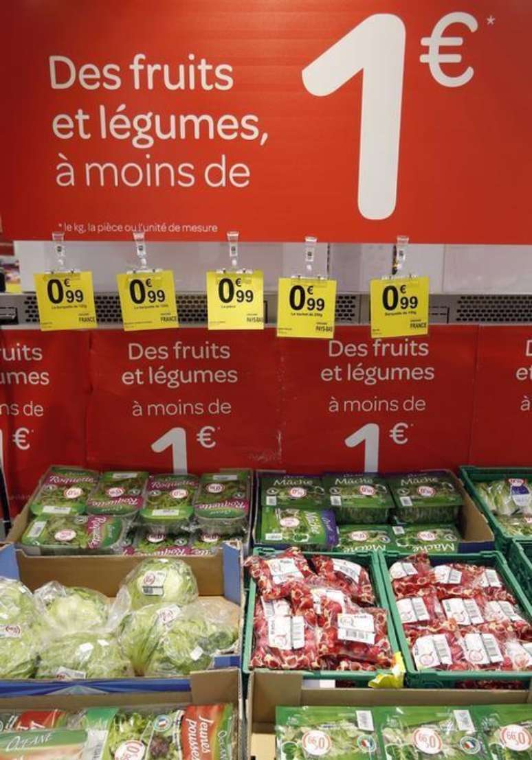 Produtos em supermercado da rede Carrefour em Brive-La-Gaillarde, na França