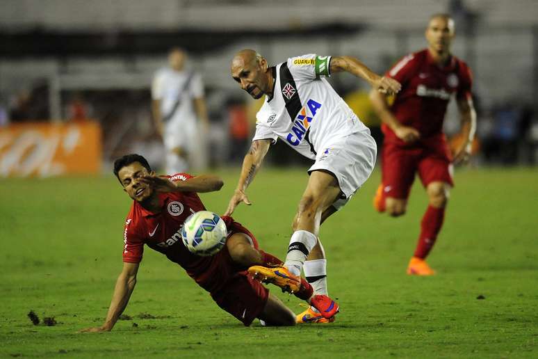 Guiñazu reencontrou ex-equipe Inter em São Januário