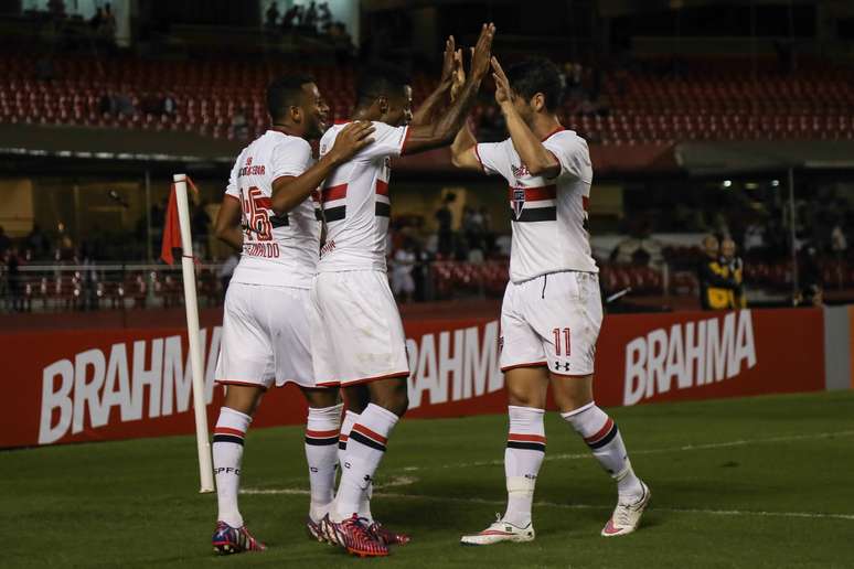 Pato entrou no segundo tempo e foi decisivo com uma assistência e um gol