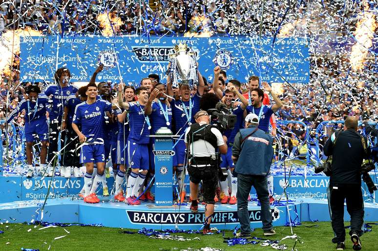 Chelsea levantou o troféu de campeão inglês, que já havia conquistado antecipadamente