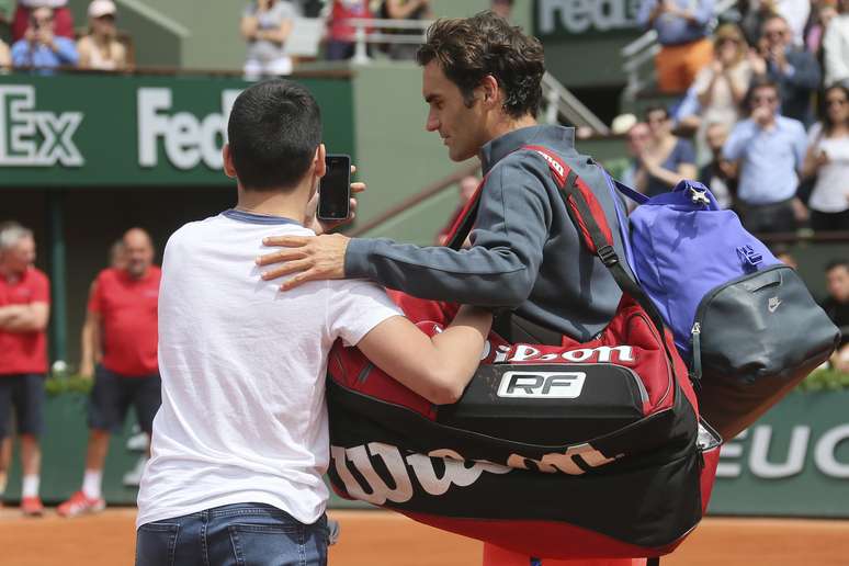 Federer detonou organização por invasão de jovem torcedor para tirar selfie