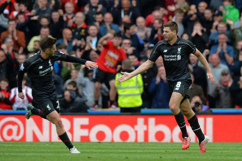 Gerrard fez o gol de honra do Liverpool, mas mal comemorou