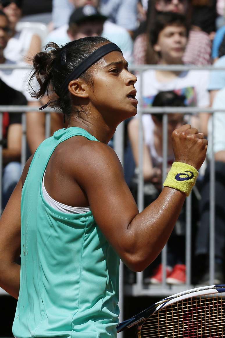 Teliana Pereira venceu estreia em Roland Garros e agora enfrentará Ekaterina Makarova