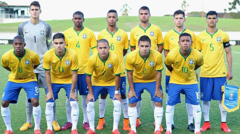 Brasil saiu jogando com Georgemy; João Pedro, Marlon, Lucão e Jorginho; Danilo, Alef e Andreas Pereira; Gabriel Jesus, Jean Carlos e Marcos Guilherme