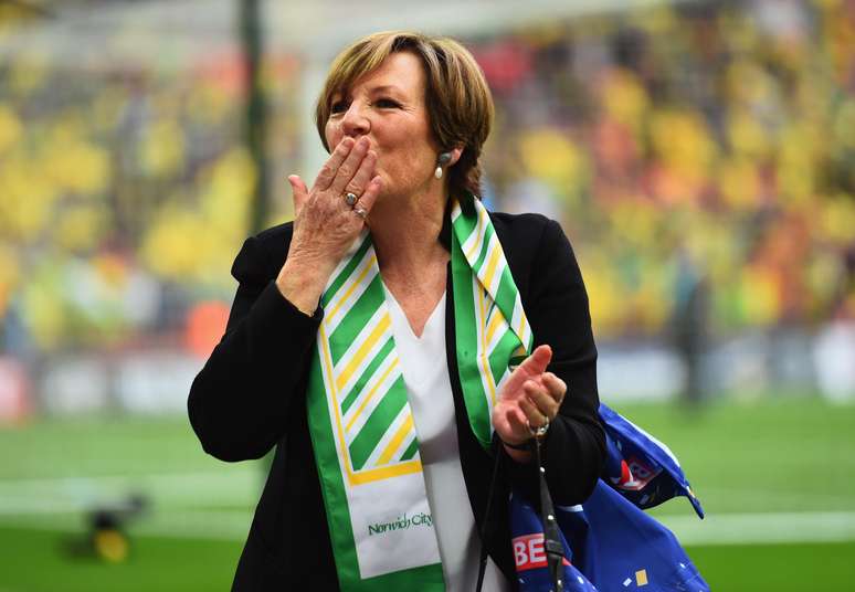 Acionista majoritária do Norwich, Delia Smith fez a festa em Wembley