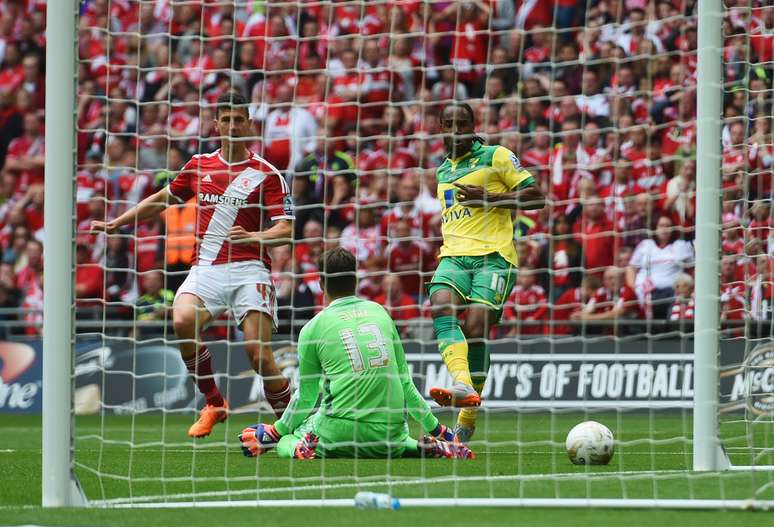 Jerome marcou um dos gols da vitória do Norwich