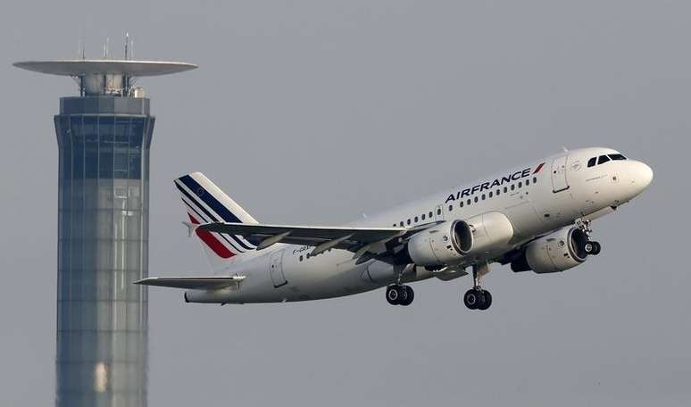 França investiga voo da Air France que quase colidiu com montanha em Camarões