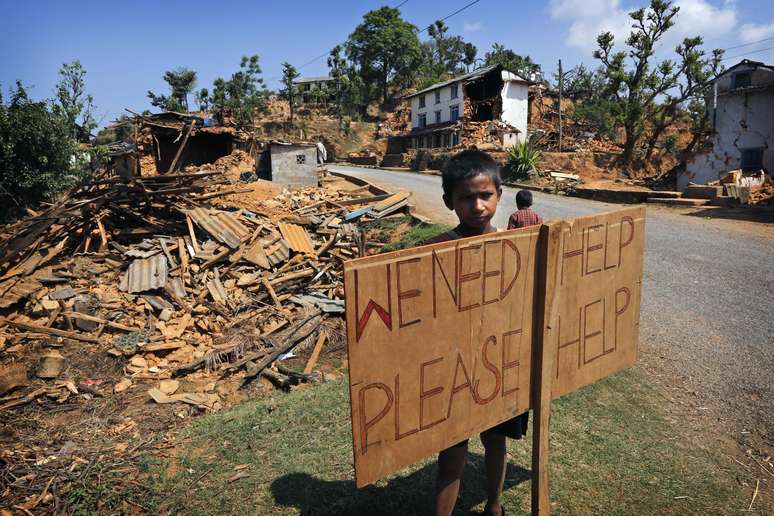 Doadores internacionais se comprometeram a ajudar financeiramente Nepal após terremotos de 2014