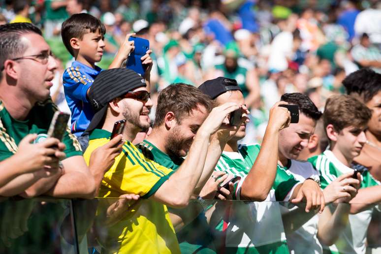 Torcida do Palmeiras lotou Allianz Parque em jogos às 11h