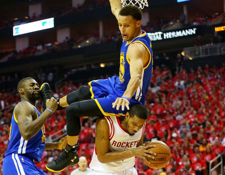 Em jogo de recorde, Curry se torna 4º maior jogador da história em cestas  de três - Gazeta Esportiva