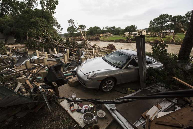 Chuvas destruíram casas e carros no México e nos Estados Unidos